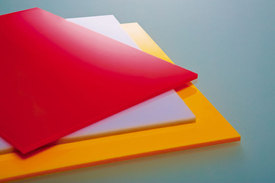 แผ่นโพลีคาร์บอเนตที่ไม่ผ่านการกระจายแสง / แผ่น Sabic Lexan