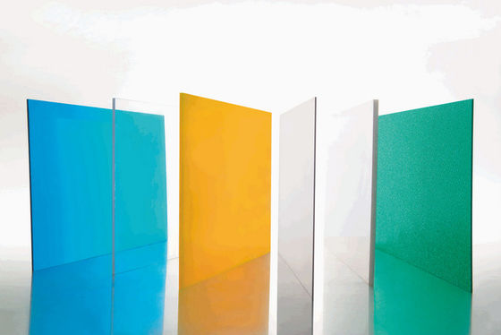 แผ่นพลาสติกโพลีคาร์บอเนตที่มีแรงกระแทกสูงแผ่นโพลีคาร์บอเนตโปร่งแสง