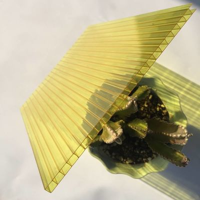 4 มิลลิเมตร - 10 มิลลิเมตร โพลิการ์บอเนตแผ่น, ใบสีเหลือง การส่งแสงที่ดี